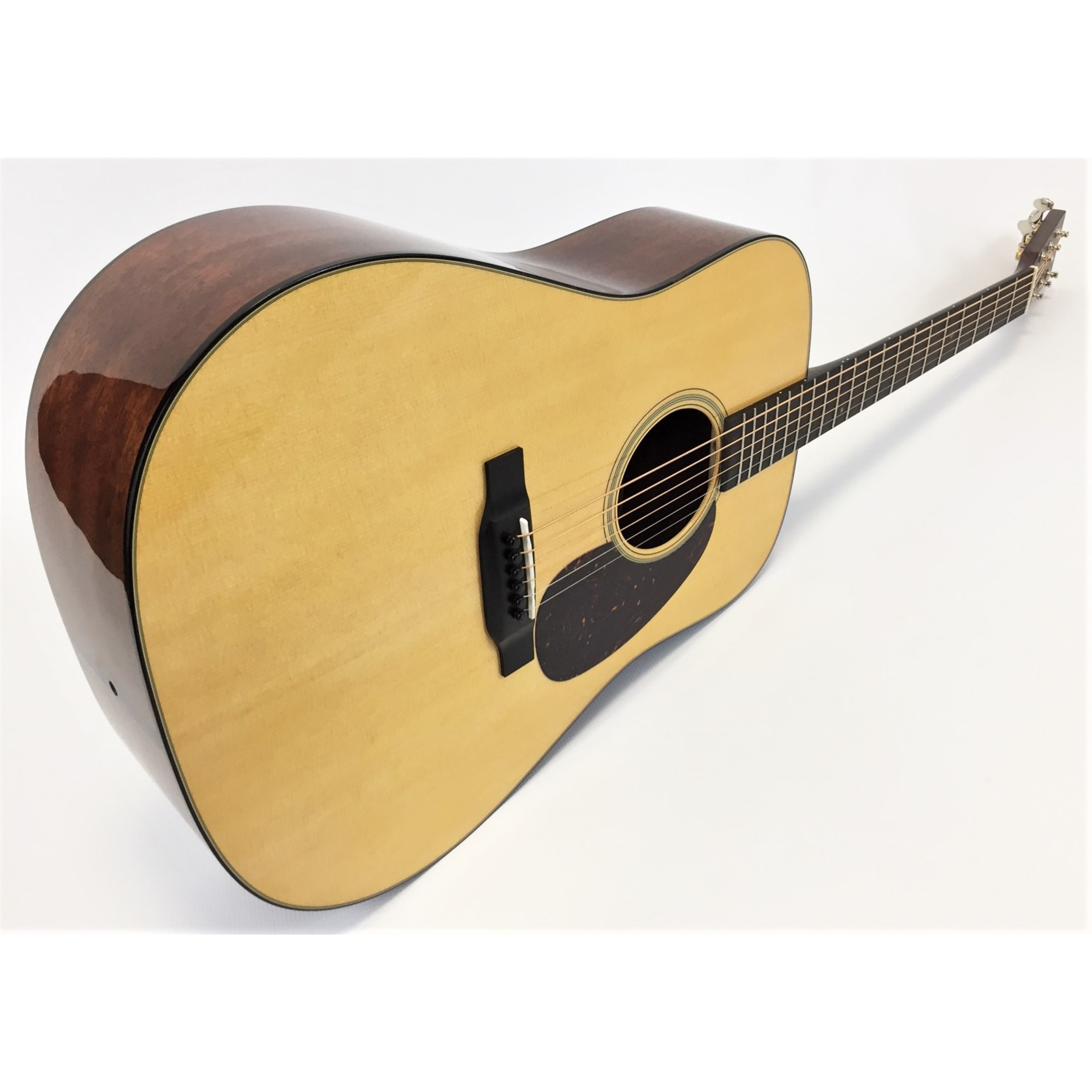 Martin D18 Standard Series Acoustic Guitar GigGear