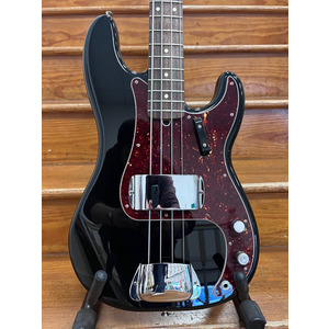 SECONDHAND Fender Mexican P Bass (Jazz Bass Neck decal) and Hiscox Case