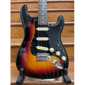 SECONDHAND Squier Classic Vibe 60's Stratocaster - 3 Tone Sunburst