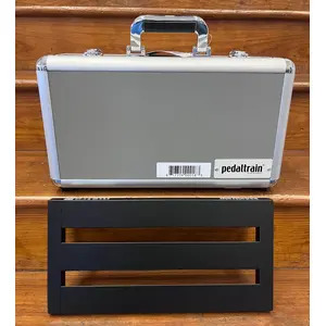 SECONDHAND Pedaltrain Metro 16 Pedalboard with Hard case