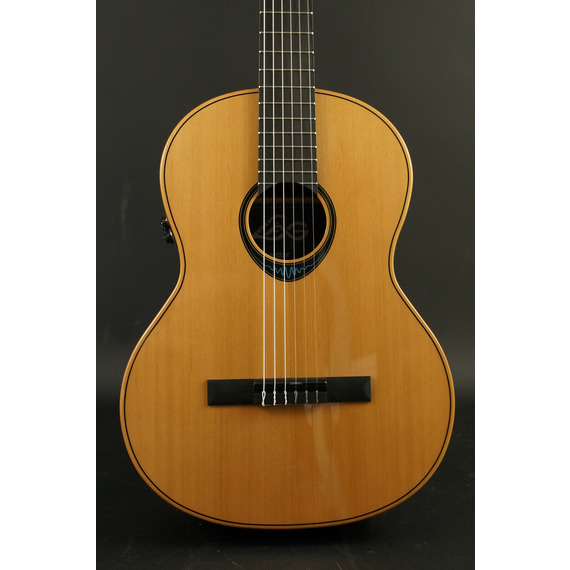 Lag BlueWave 2 CBW2E Classical Smart Guitar