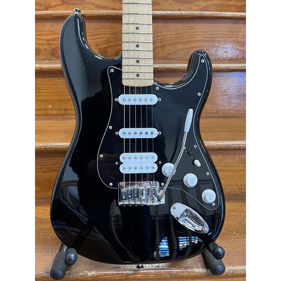 SECONDHAND Squier Affinity Stratocaster HSS, Black. Maple neck