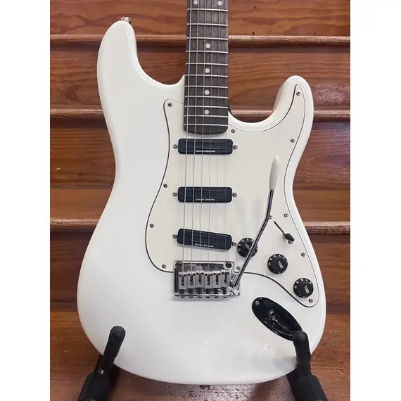 SECONDHAND 2007 Squier Deluxe Hot Rails Stratocaster - White
