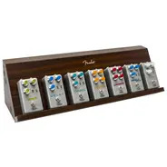 Fender Deluxe Wooden Wall-Mounted Pedal Shelf