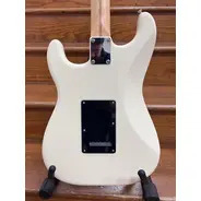 SECONDHAND Fender Standard Stratocaster - Arctic White (With Gold Pickguard)