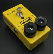 SECONDHAND MXR Distortion + Pedal