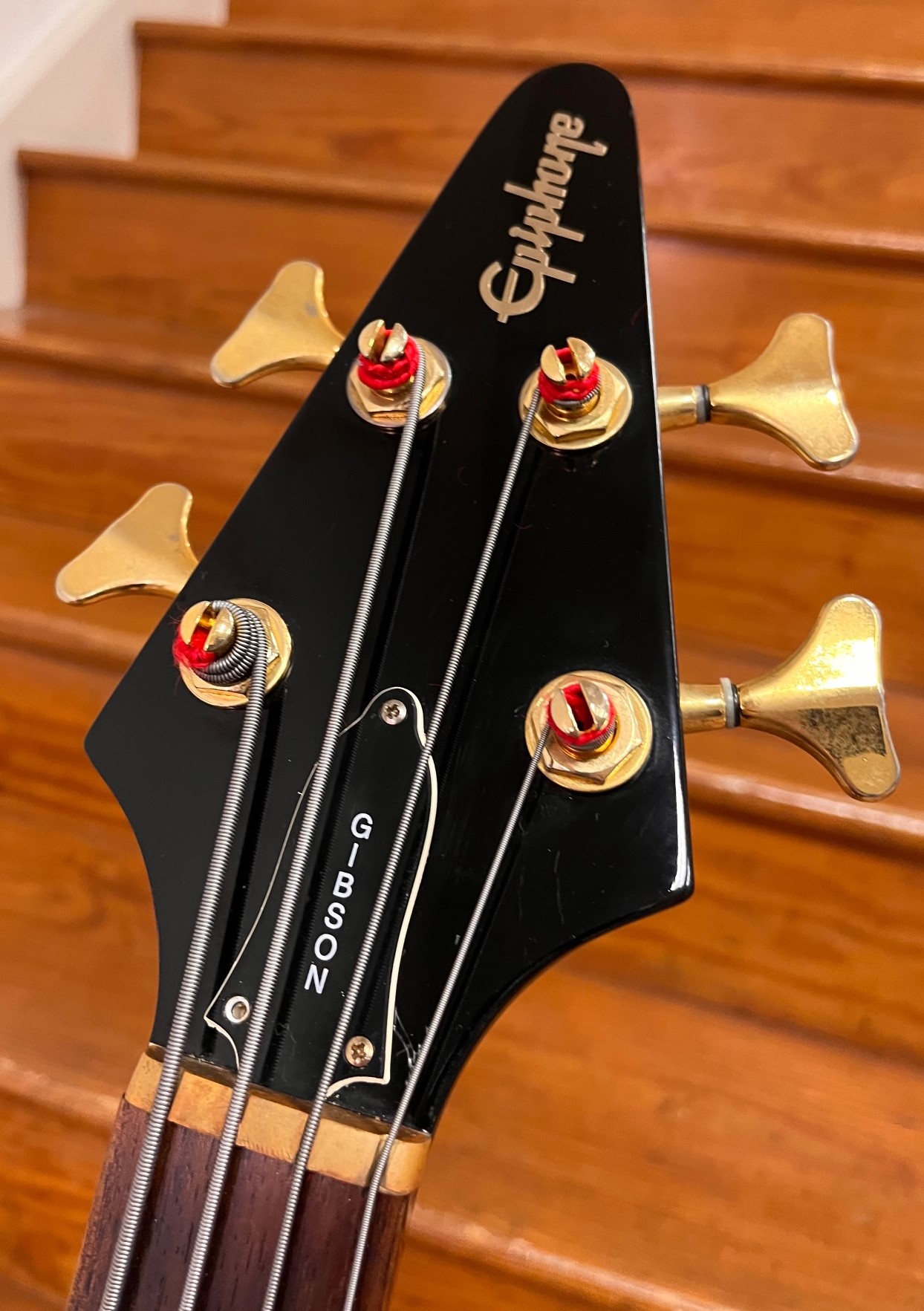 ベース Epiphone by Gibson Flying V Bass I've got an Epiphone Flying V Bass. I bought it as-is, and then I